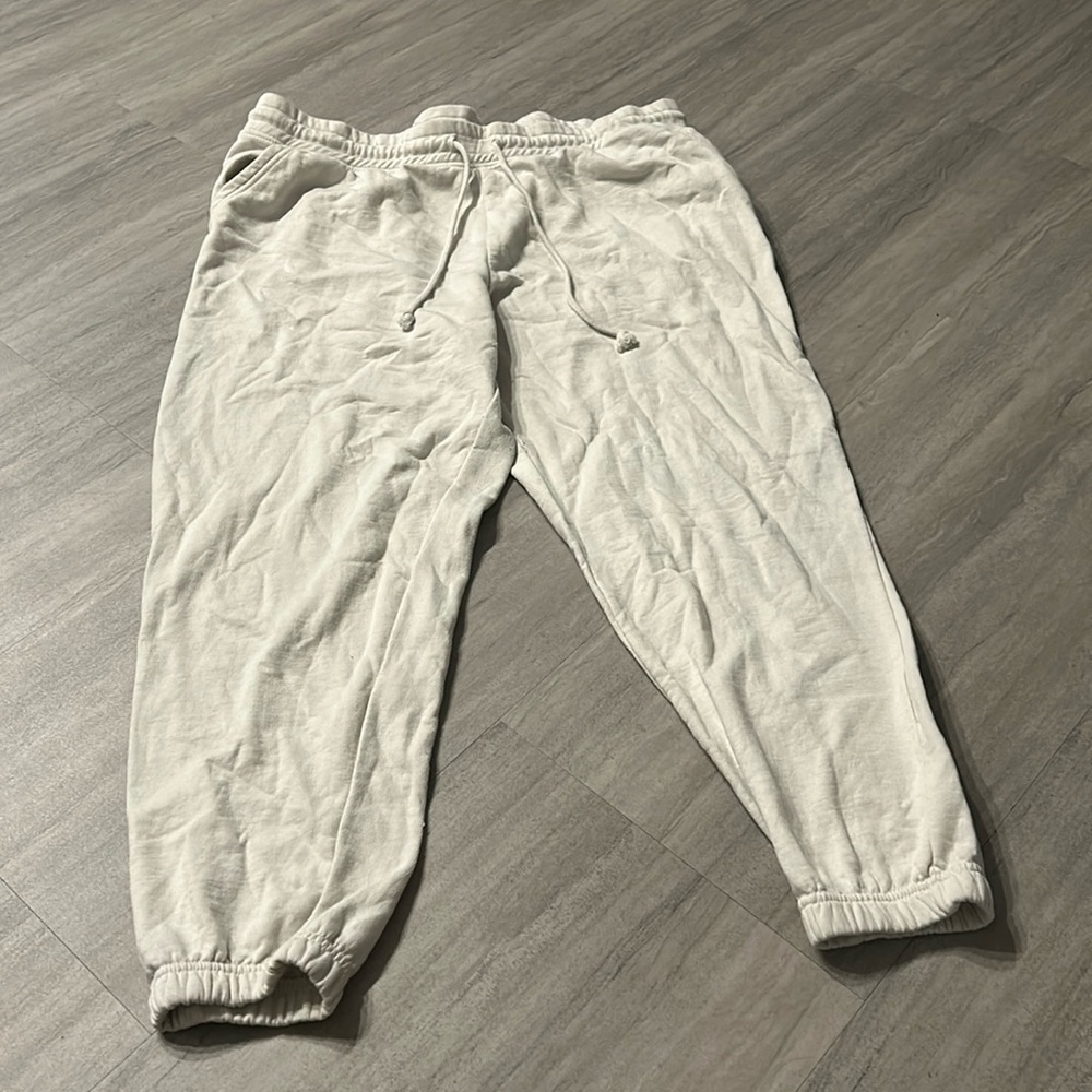 🛍️☀️ 3/$10 Off White Joggers ☀️🛍️
